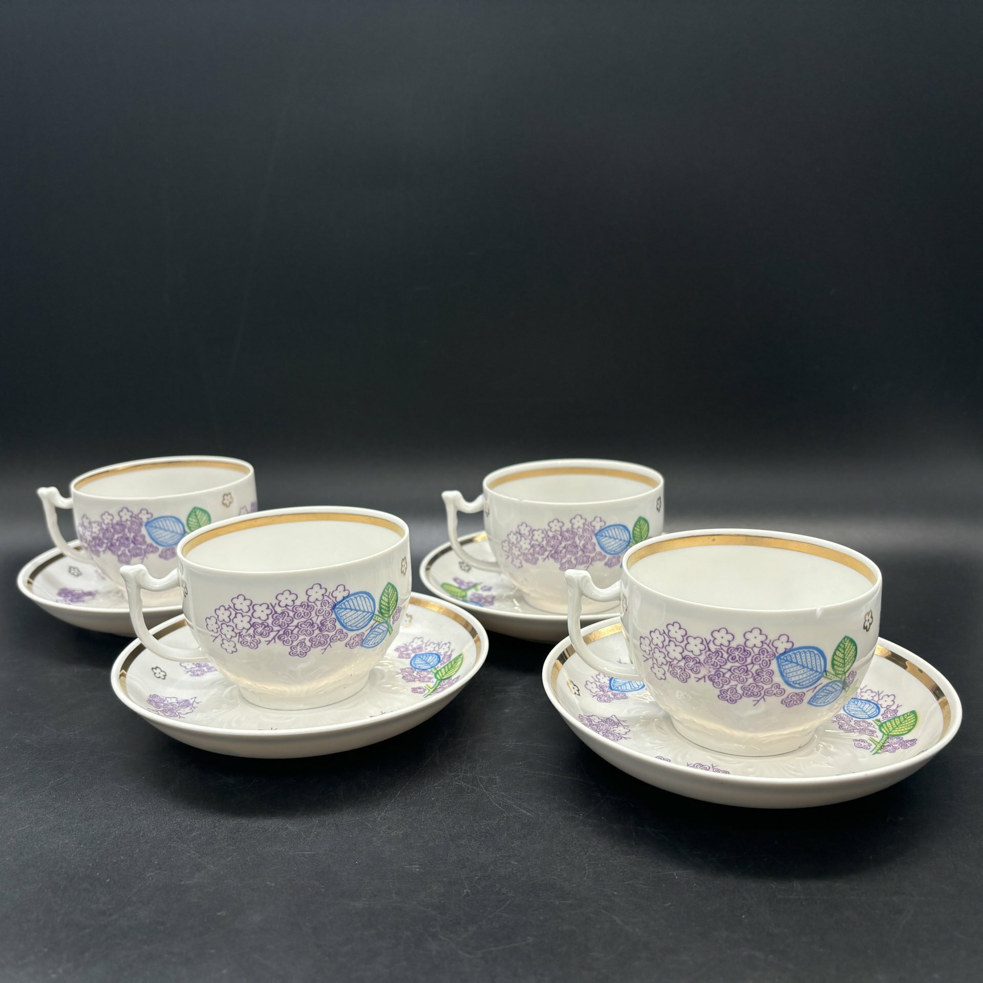 фото Набор чайных пар на 4 персоны, украшенный цветочным декором, фарфор, деколь