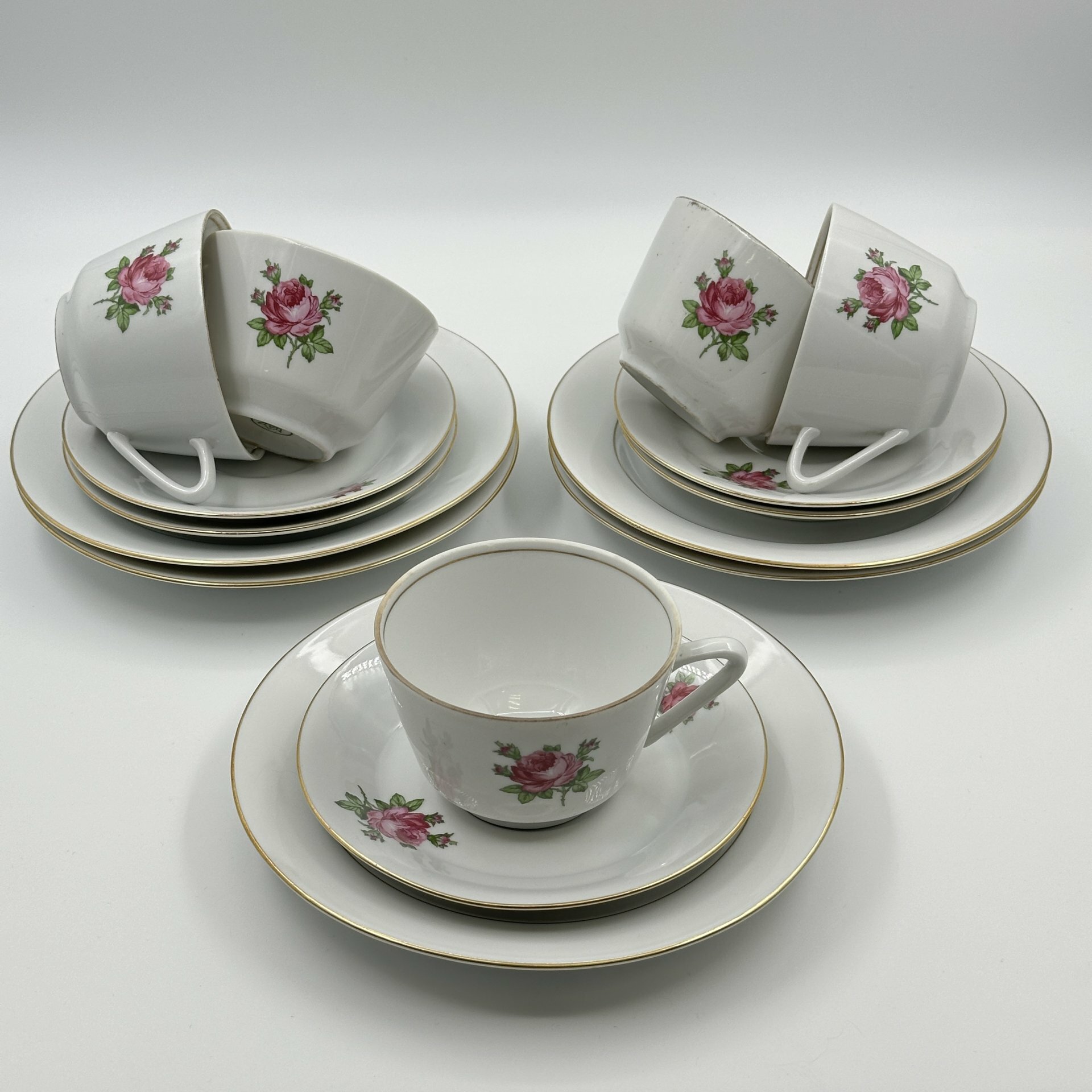 фото Набор чайных трио на 5 персон с изображением роз, фарфор, деколь, золочение, Kahla