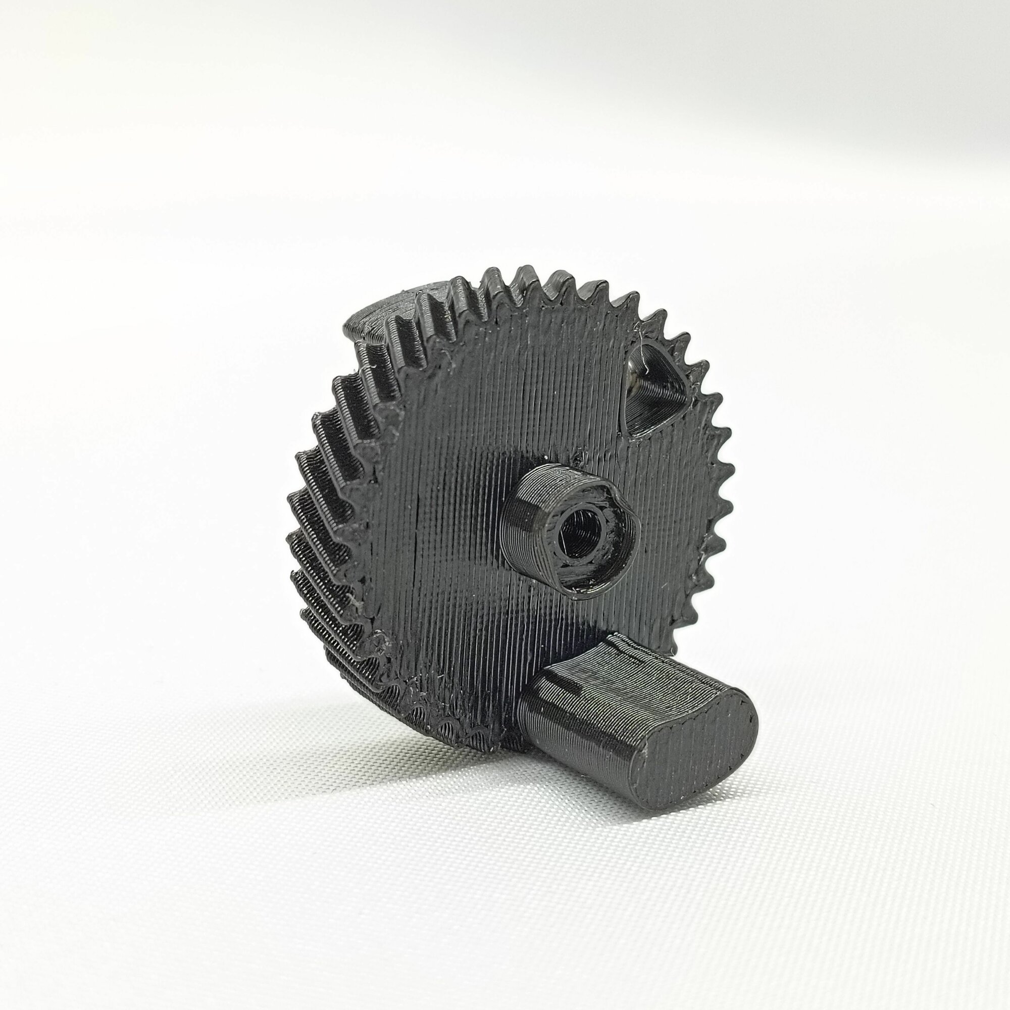 Шестерня привода багажника KIA, для обеспечения надежной работы замка багажника — фото 1