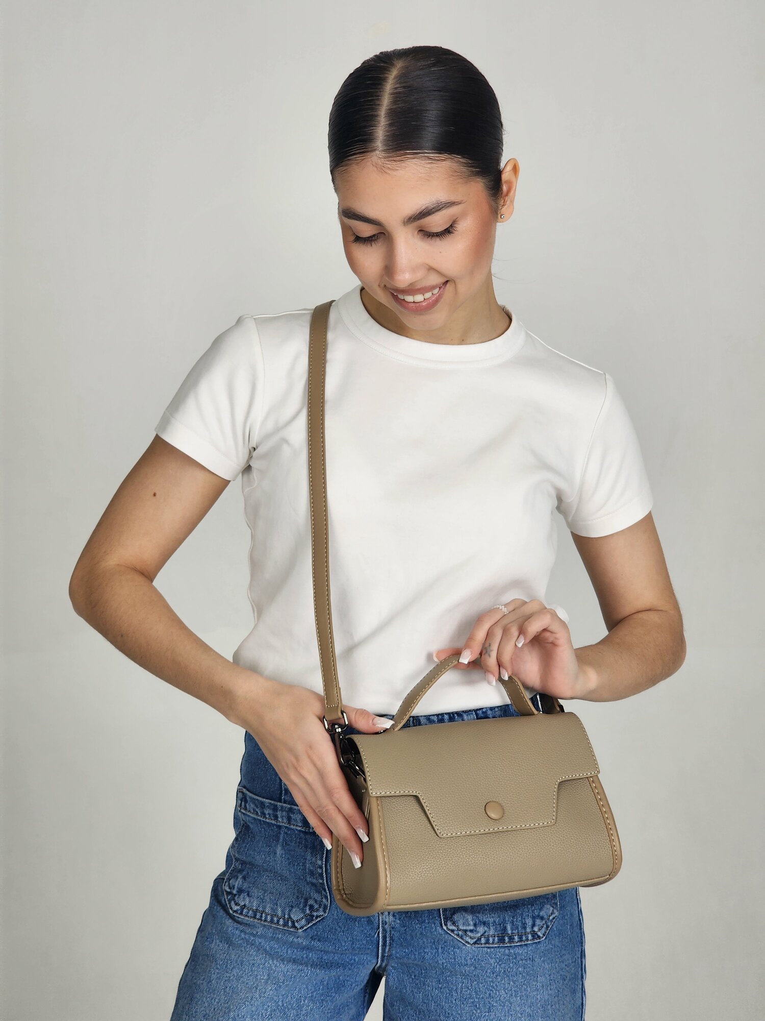 Сумка кросс-боди Evangelina May, фактура матовая, зернистая, бежевый — фото 1