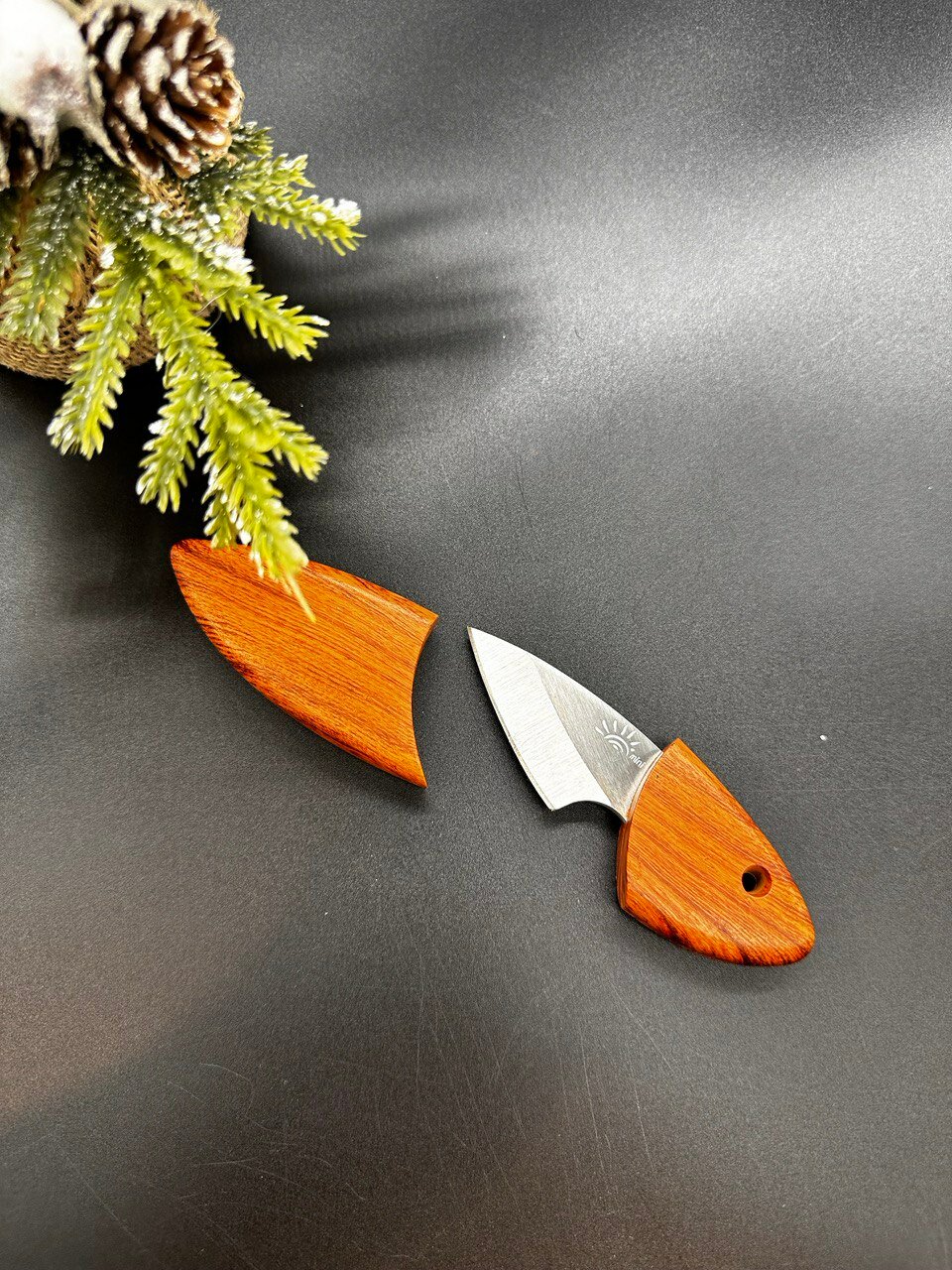 Нож брелок дерево