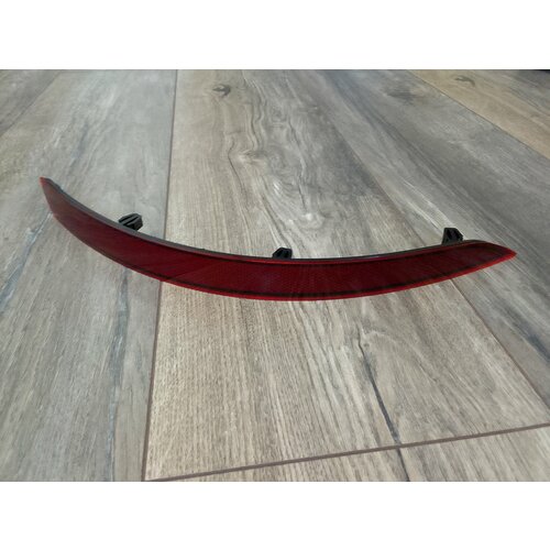 Отражатель катафот ресничка правый в задний бампер Шкода Октавия А7 ресталинг 17-20гг 700₽