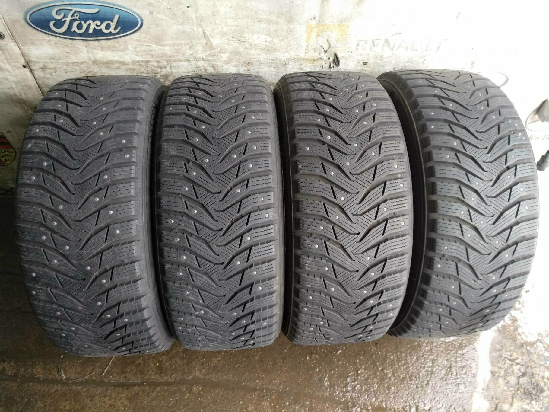 Шины Kumho WinterCraft SUV Ice WS31 255/50 R19 107T БУ Зимние шипованные