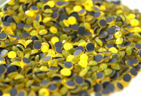 Стразы ss16 термоклеевые 4 мм 10гр. горячей фиксации, цв. 228 жёлтый