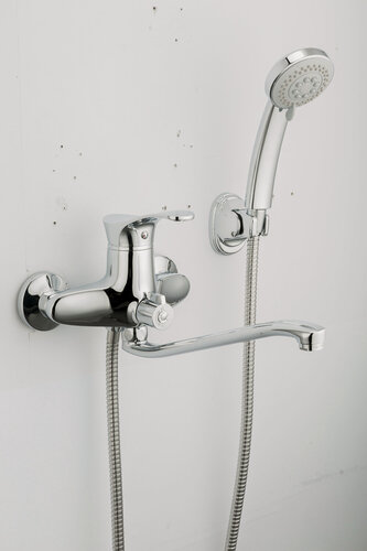 Изображение товара Смеситель для ванны с длинным поворотным изливом Frap F2201 латунь, цвет хром