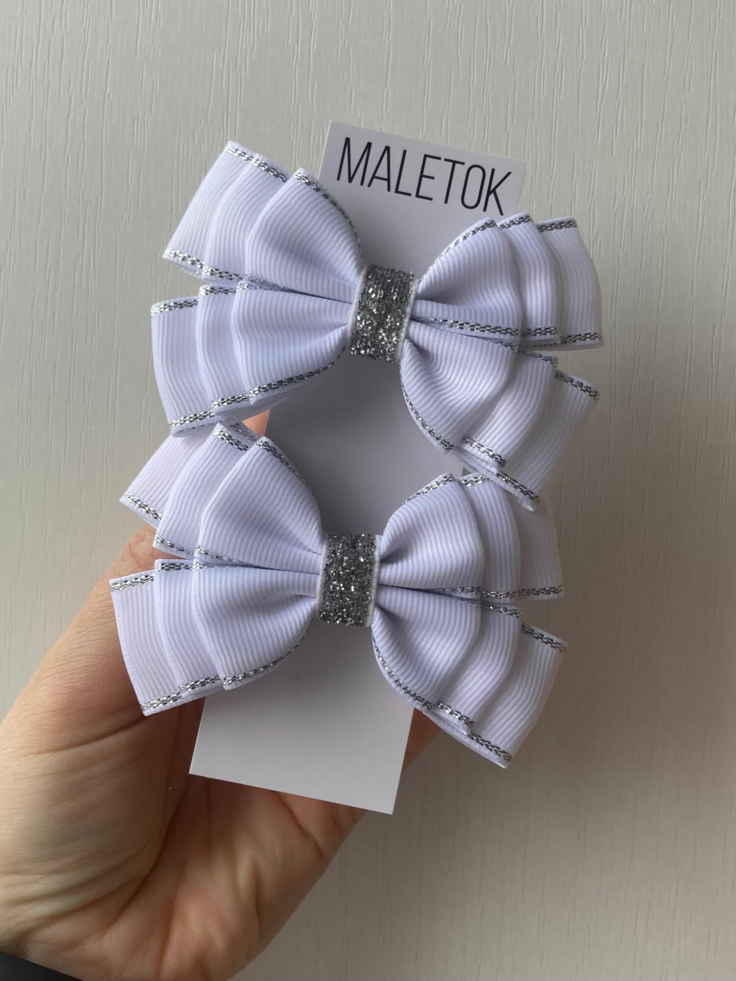Бант для волос на резинке MALETOK, 2 шт, цвет белый с серебром