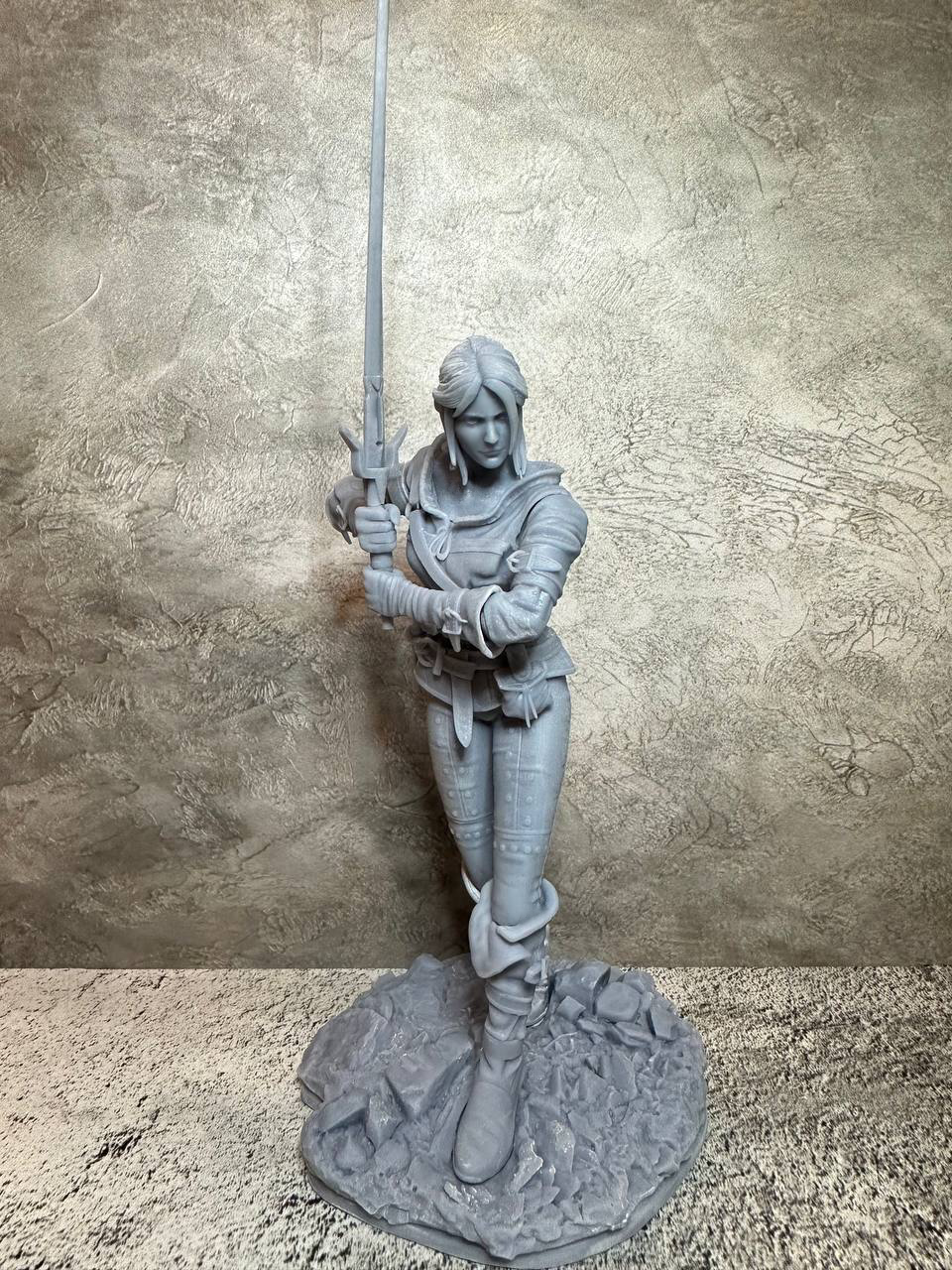Ciri Цири с мечом фигурка (10 см / Серый (без покраски))