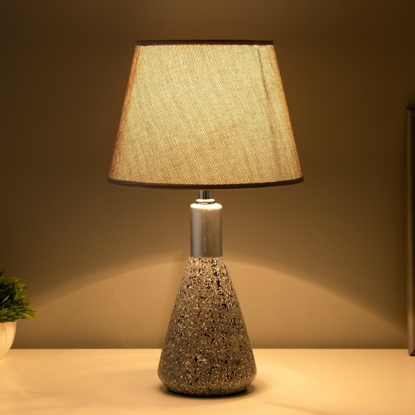 Настольная лампа «Леона» Е14 40 Вт серо-серебристый 23×23×41 см