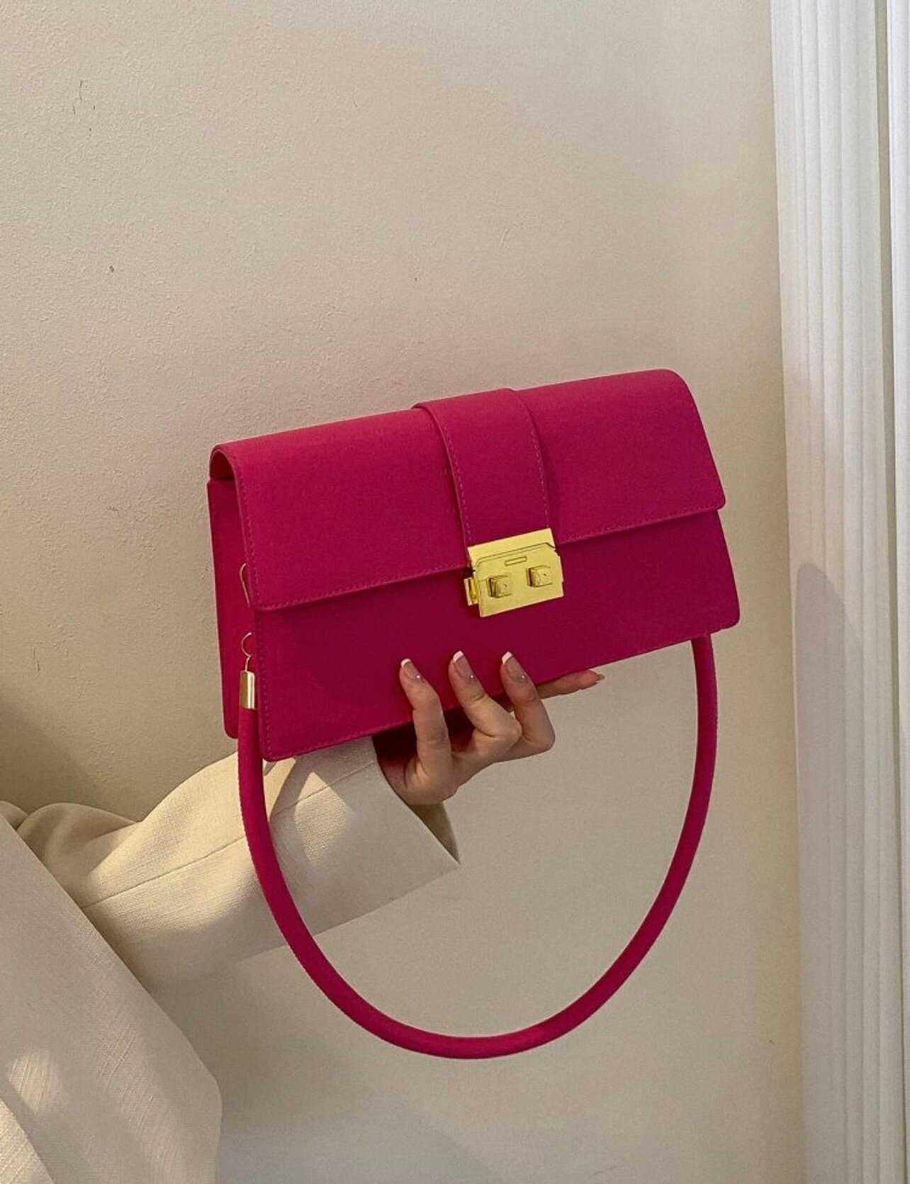 фото Женская сумка багет