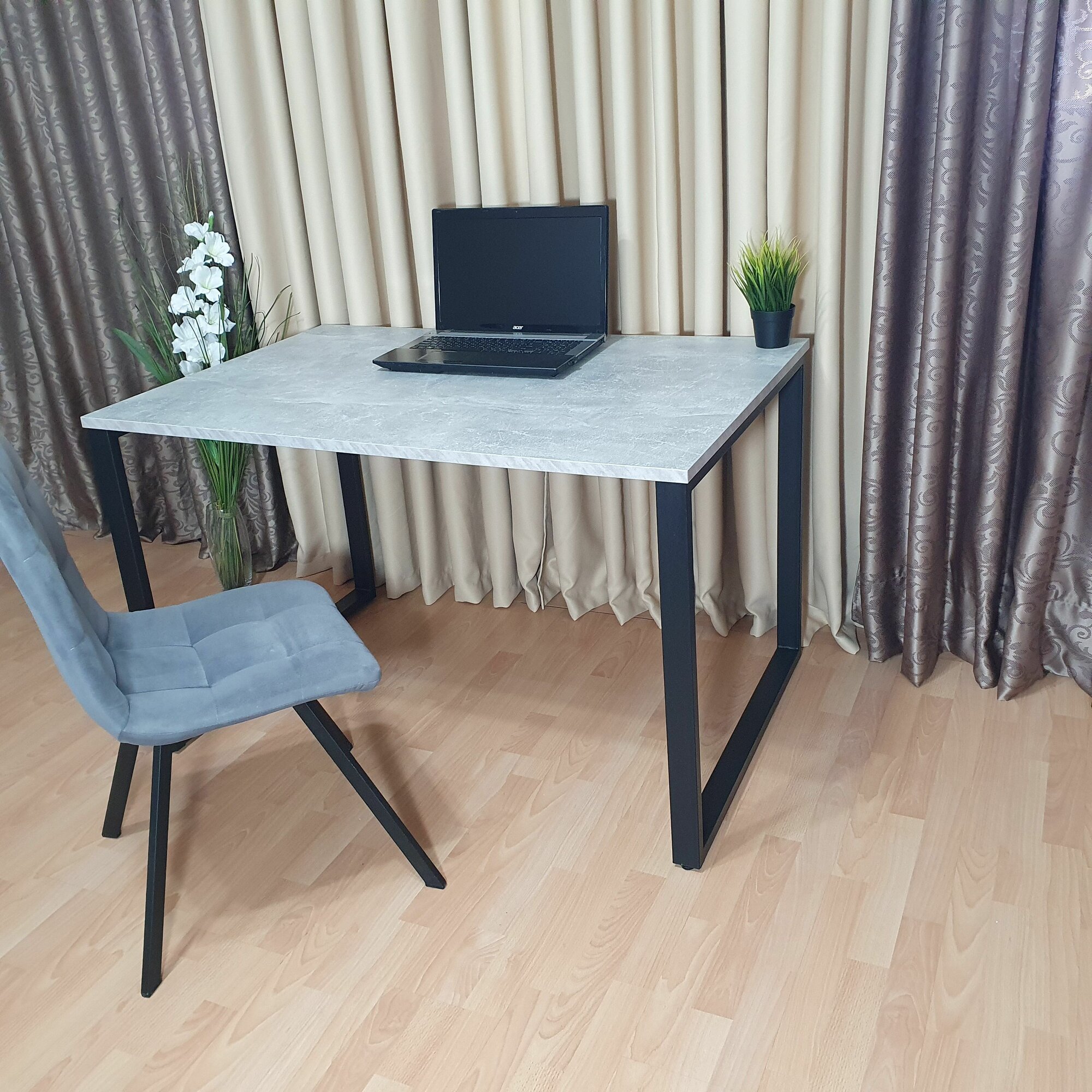 Игровой стол лофт 120*80*75 см. Бетон светлый. Черные ножки.