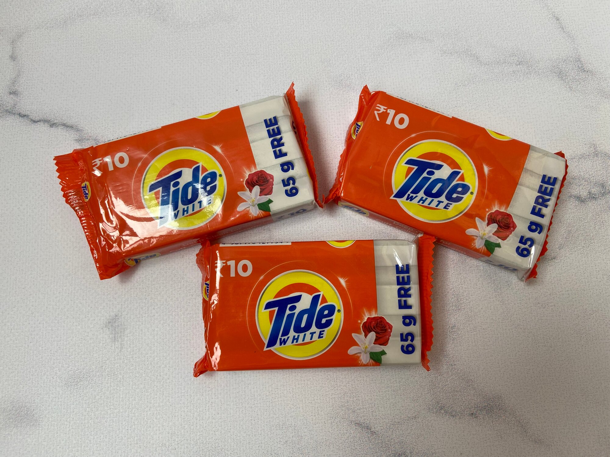 фото Хозяйственное мыло Tide - лучший пятновыводитель! 3 шт по 65 гр.