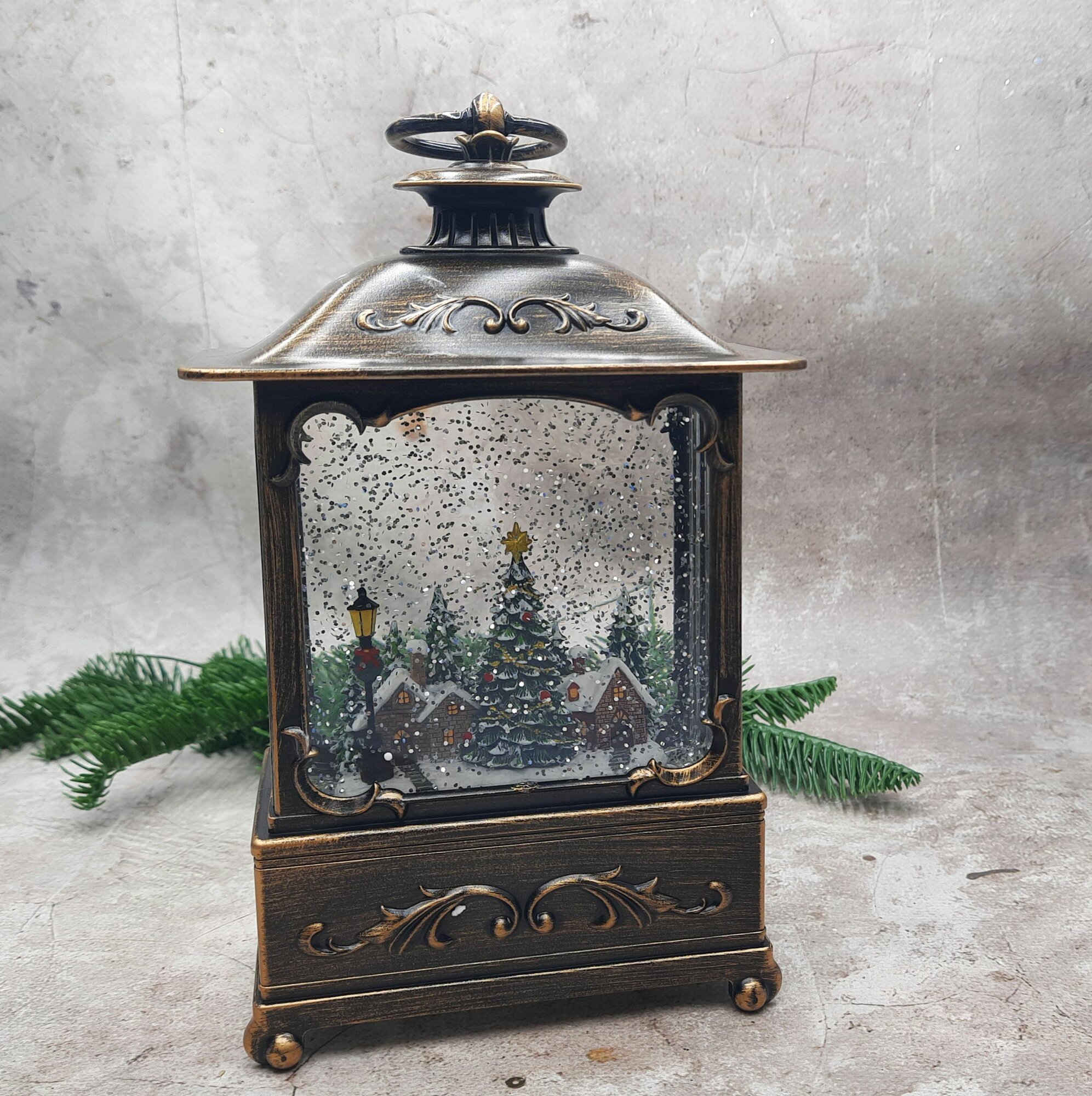 Новогодний музыкальный фонарь со снегом и светом и блестками