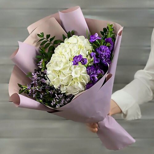 Изображение товара Букет Букет Маркет, из гортензий, лимониума и маттиолы, обертка в ассортименте