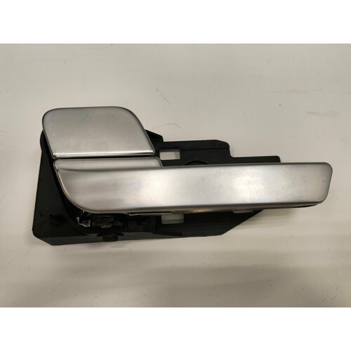 Ручка двери внутренняя левая Brilliance H530 [1.6 16V 5AT седан] 4021603