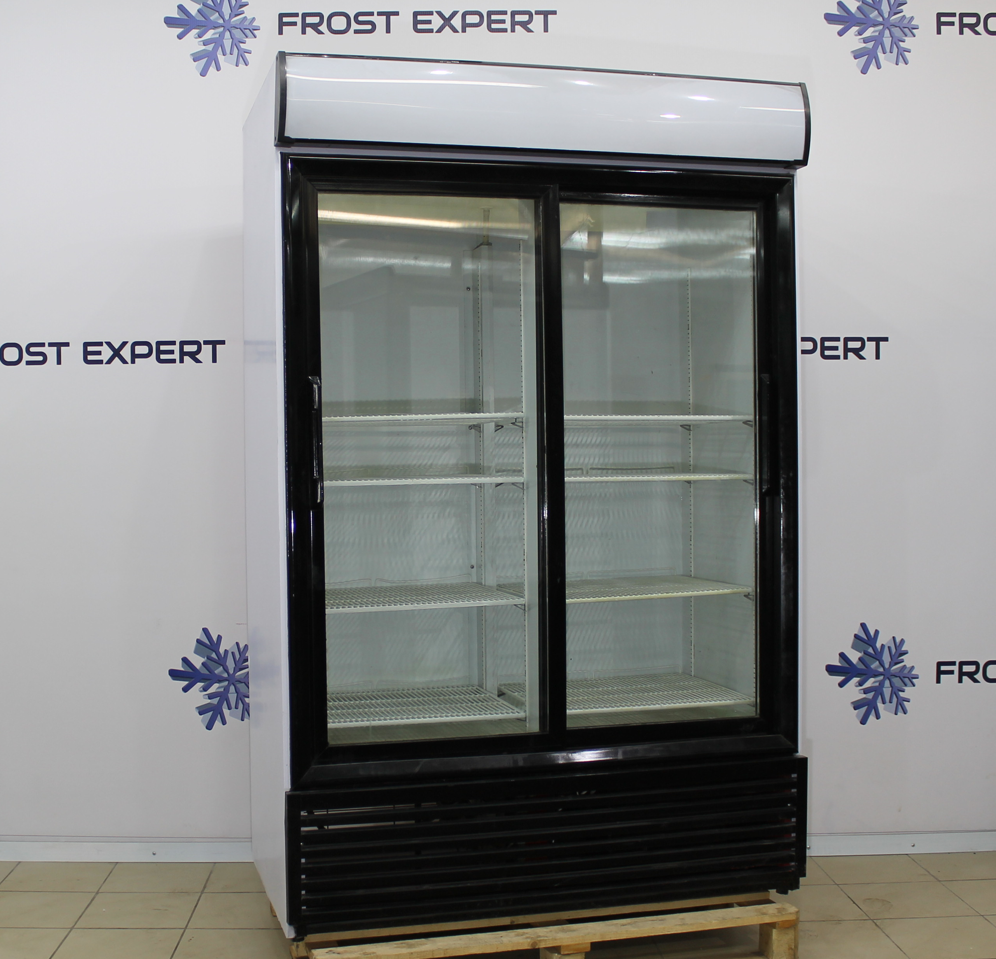 Холодильный шкаф Frigorex FML1200 Белый