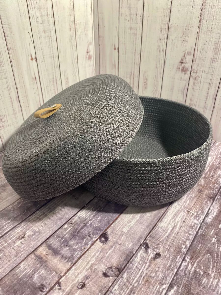 фото Плетеная корзинка с крышкой