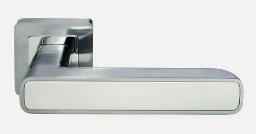 Изображение товара Ручка дверная Morelli MH-44 SC/W-S55 матовый хром/белый, ручки для межкомнатных дверей на квадратной накладке