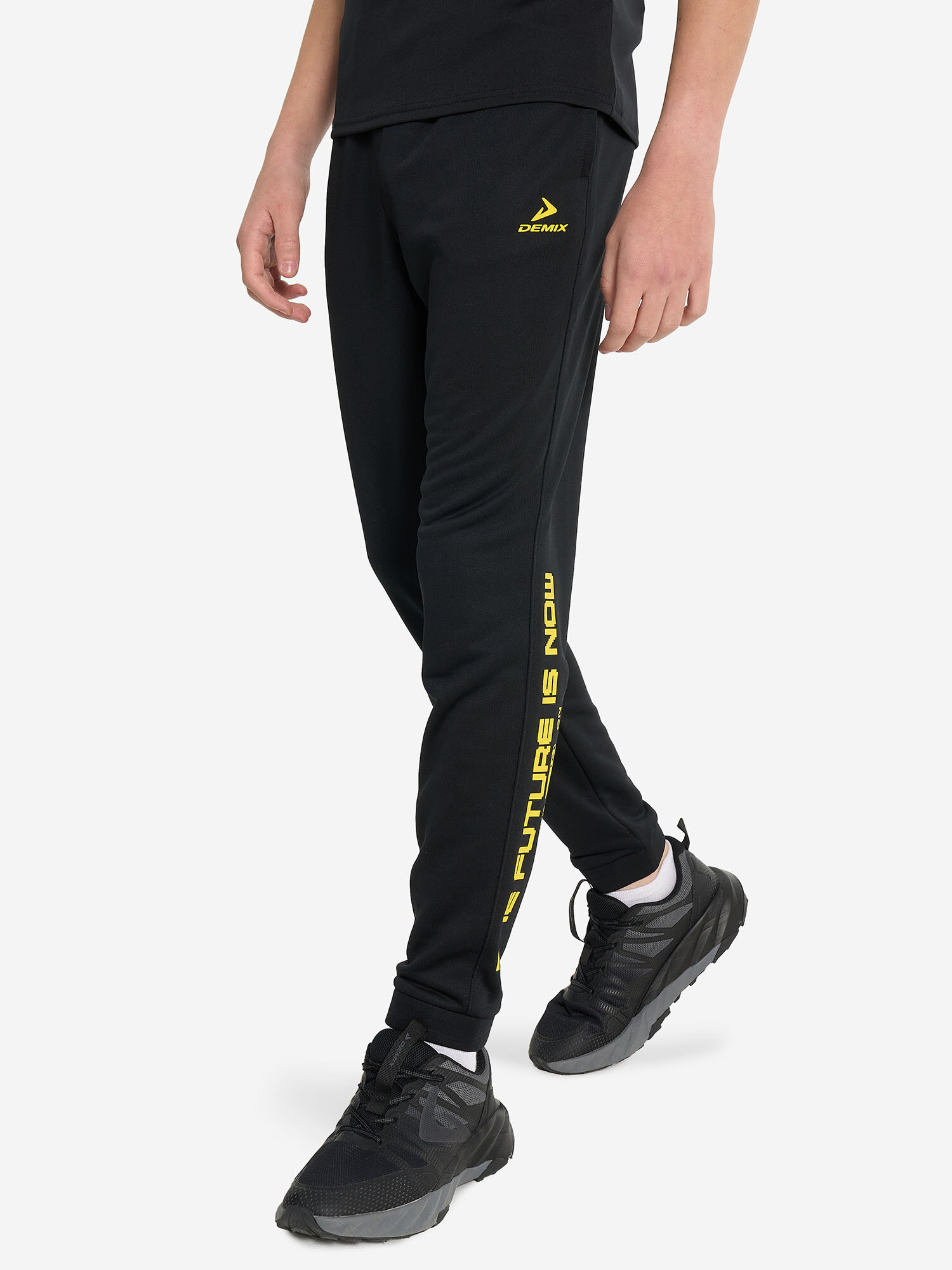 Брюки спортивные Demix Training Boy's Pants, размер 146/152, черный