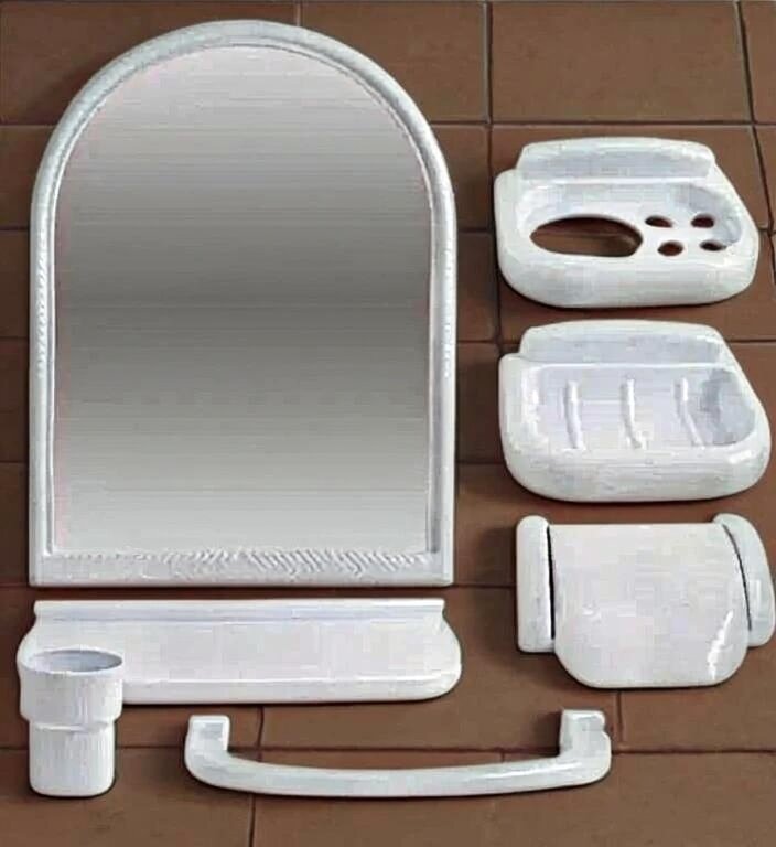 Зеркало Еврокомфорт  40 см x 55 см  настенное  с набором для ванной