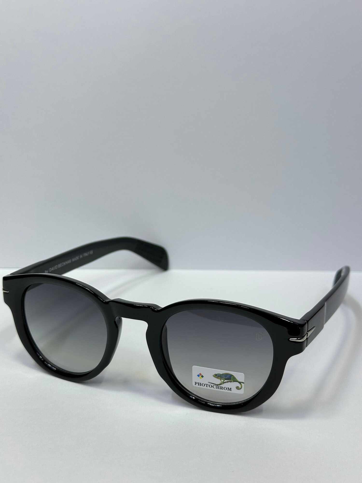David Beckham HAMILYON — Данные очки оснащены фотохромными линзами которые автоматически меняют цвет