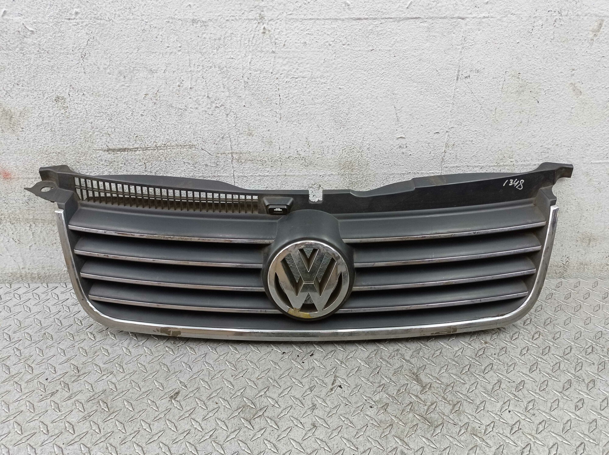 Решетка радиатора Volkswagen Passat 5 GP 3B0853651H