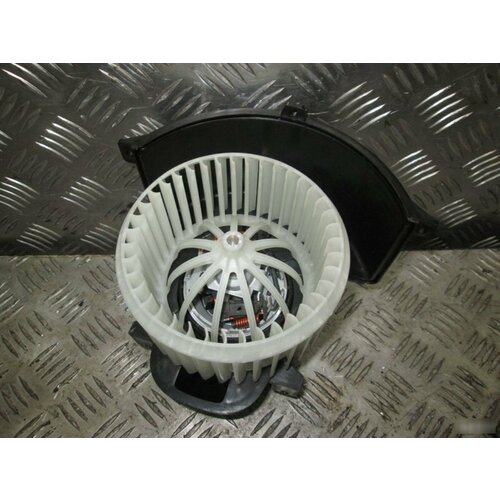 Вентилятор отопителя Фольксваген Туарег 5850₽