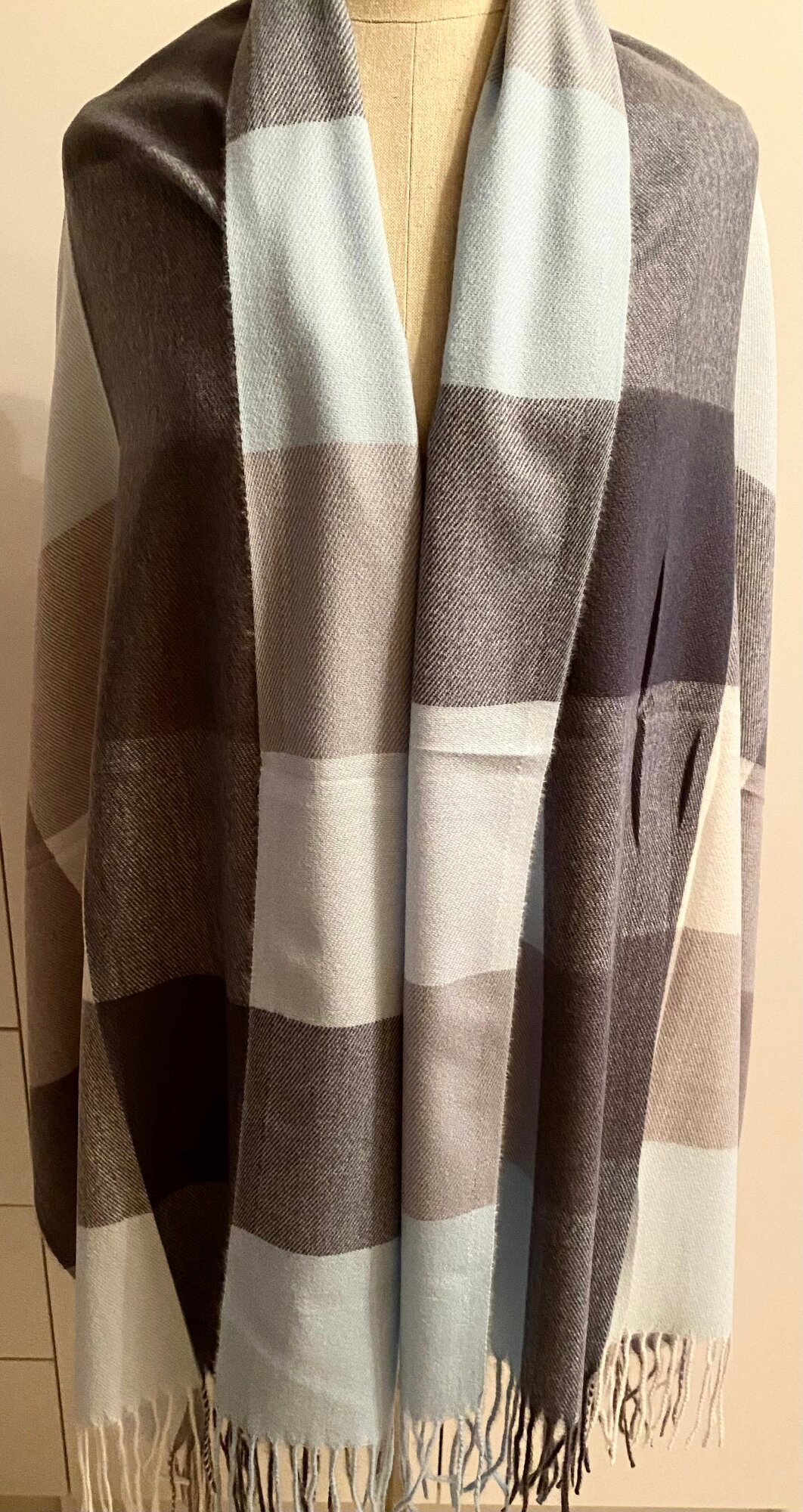 Палантин  Базовая коллекция для женщин180х70 см голубой серый белый