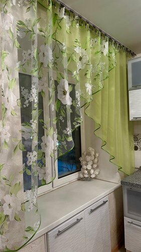 Изображение товара Кухонная шторка салатовые цветы, ширина 3м, высота 1,7м