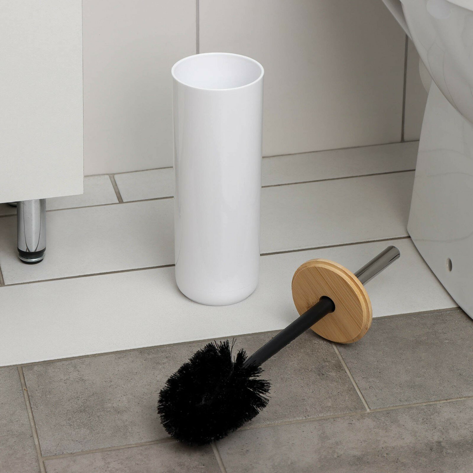 Ерш для туалета Альтернатива, Бамбук, напольный, с подставкой, пластик, белый, М8064
