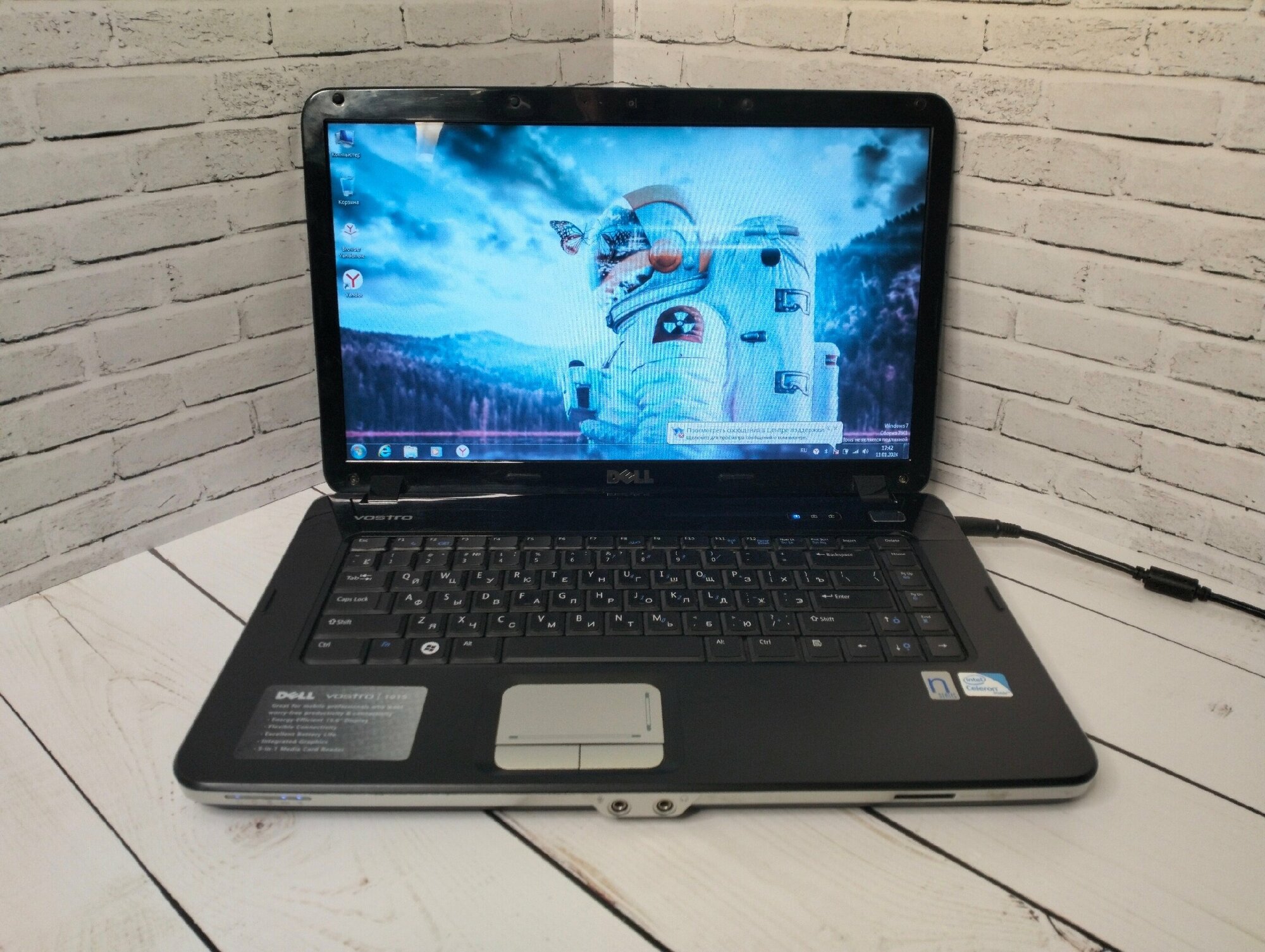 Ноутбук Dell Vostro 1015-9341