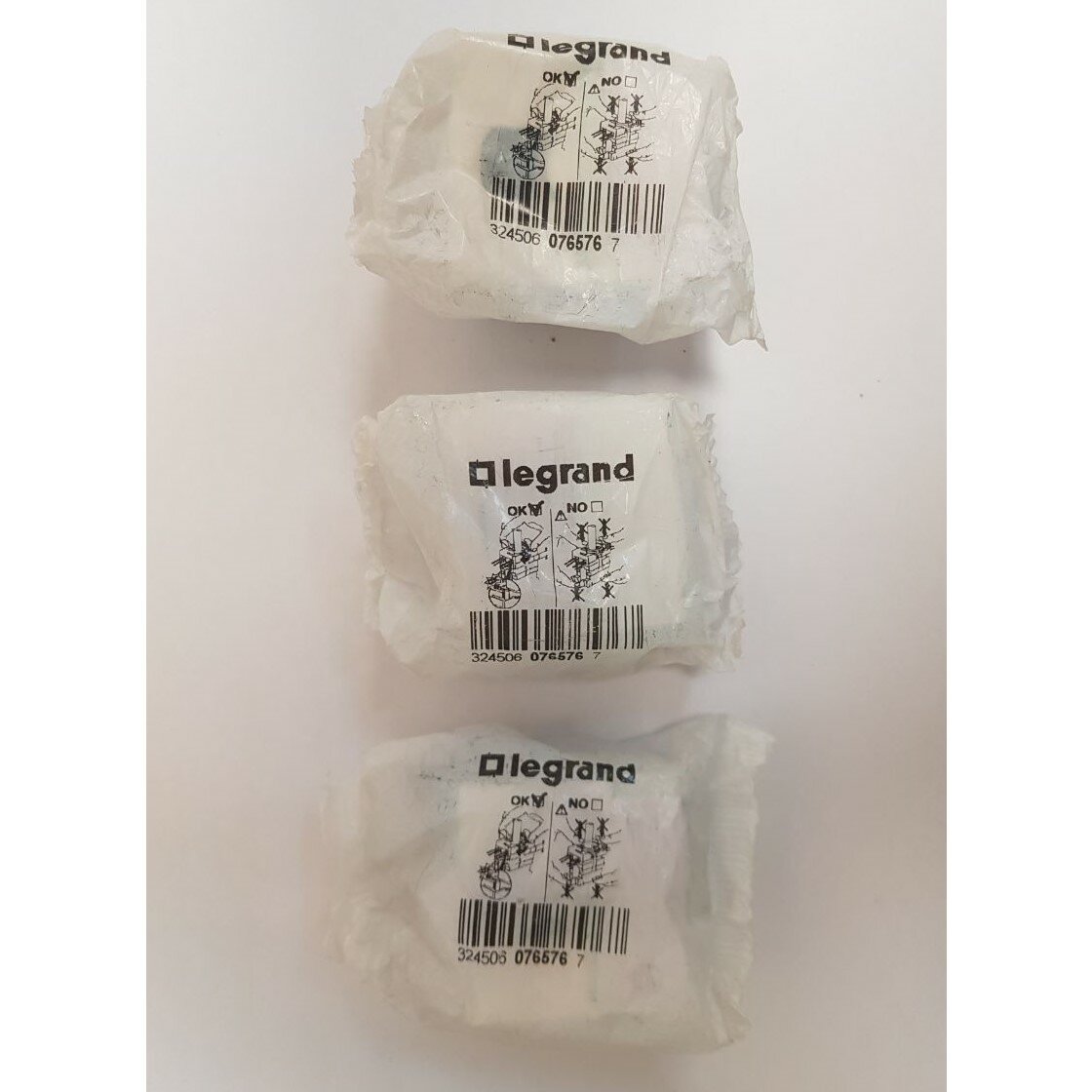 Mosaic 076576 Розетка компьютерная (RJ45, Cat.6A, STP/FTP, под рамку, скрытая установка, 2 модуля, белый) Legrand - фото №7