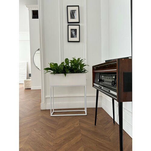 Подставка для цветов и растений . Декоративное кашпо .