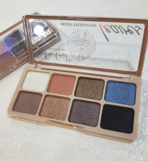 Тени для век Velvet Eyeshadow Leaves Dodo Girl 04, 8 оттенков