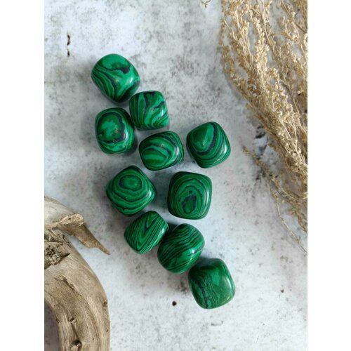 Малахит имитация Галтовка кубы 20-25 мм 100гр 485₽