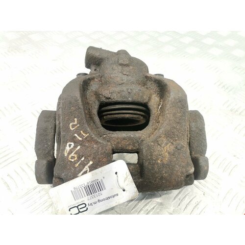 Суппорт передний правый Land Rover Freelander 2 LR015386 арт.1013377