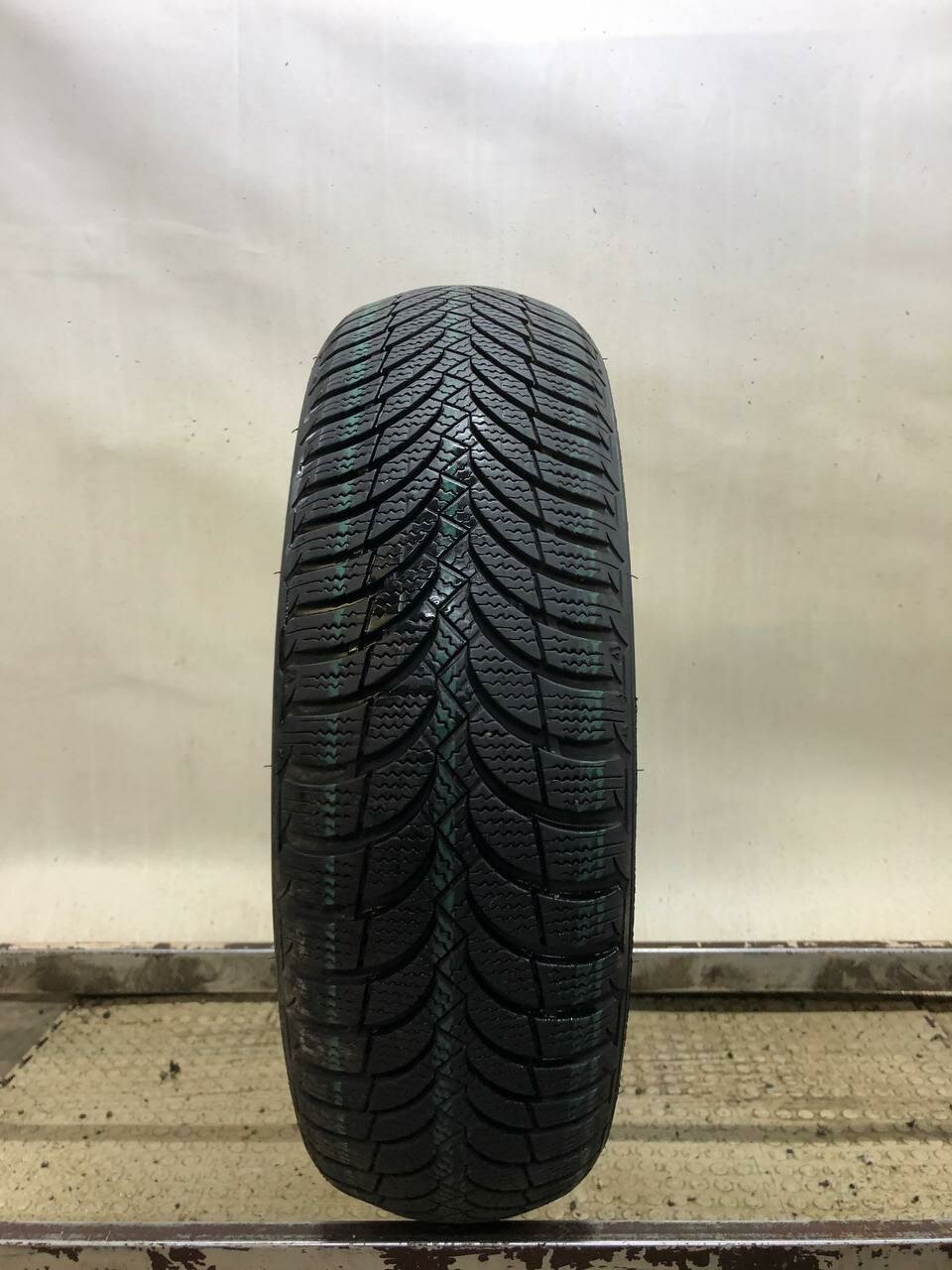 Nexen Winguard Snow G WH2 175/60 R15 БУ Шины Зимние