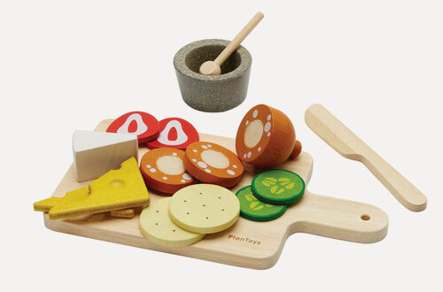 Изображение товара Игровой набор из фигурок Plan Toys Закуски, серия KITCHEN, дерево