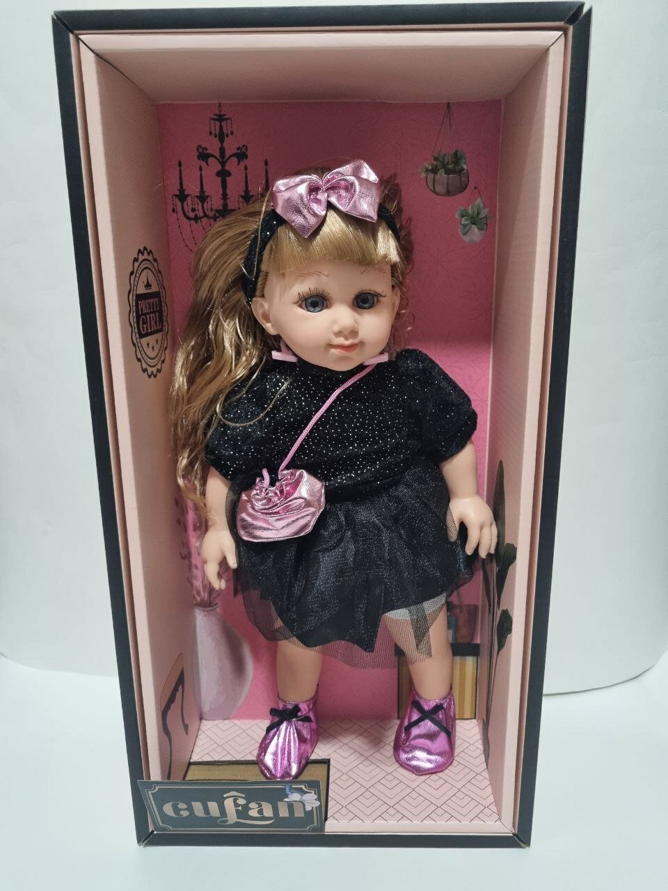 Интерактивная кукла Cufan 37 см в черном платье подарочная упаковка — фото 1