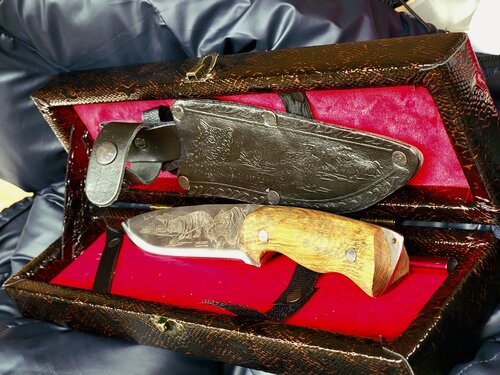 Изображение товара Нож Хищник Восток Тигр разделочный туристический в чехле ножнах и кожаном подарочном футляре ( ручная работа)
