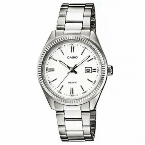 фото Наручные часы casio, белый