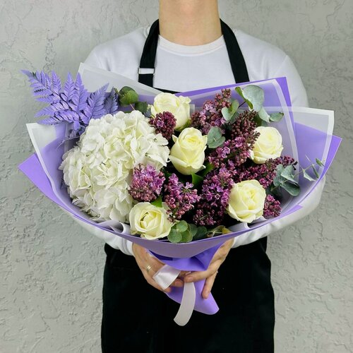 Изображение товара Букет Rybe-Flowers, сирень, гортензия, роза, 40 см, 11 цветов, пленка, сборка на стеблях