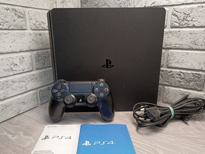 Игровая приставка Sony PlayStation 4 Slim 500 ГБ, черная