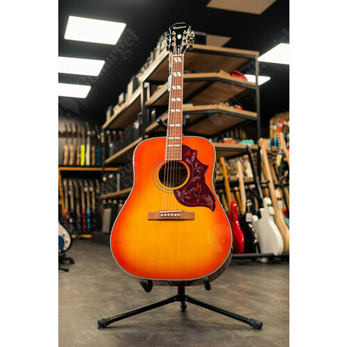 Электроакустическая гитара Epiphone Hummingbird Studio Faded Cherry epiphone hummingbird aged cherry sunburst электроакустическая гитара цвет санбёрст