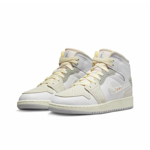 Кроссовки NIKE Air Jordan 1 Mid, размер 38,5 EU, бежевый, черный кроссовки nike jordan 1 mid alt td желтый белый