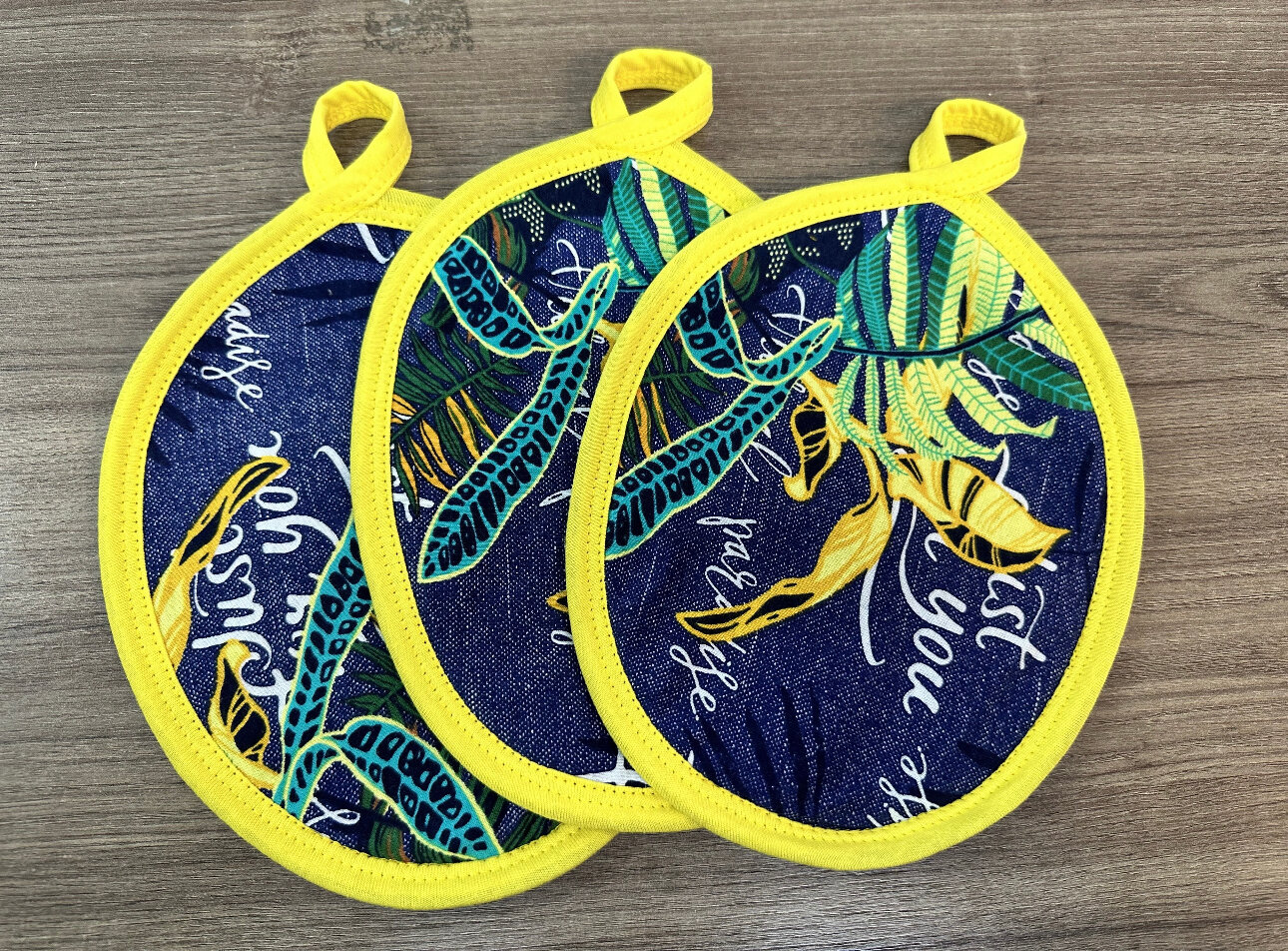 фото Прихватки 3 штуки LarChik хлопок, тропик, желтые