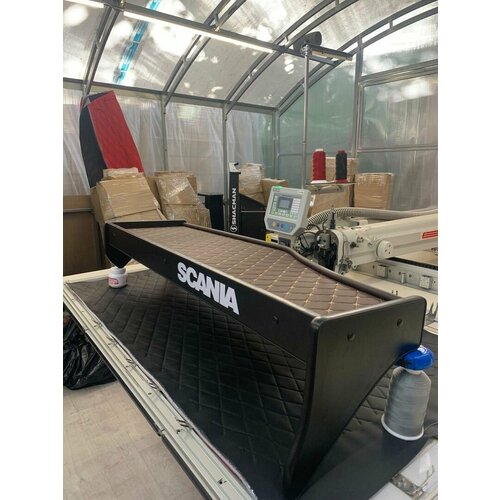 Стол-полка на торпеду для Scania 4 Коричневая экокожа бежевый ромб 8767₽