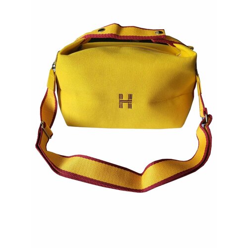 фото Косметичка желтый нет бренда