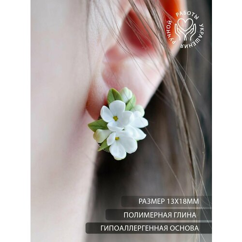 фото Серьги пусеты handmadeblossom, полимерная глина, размер 18 мм, белый-зеленый