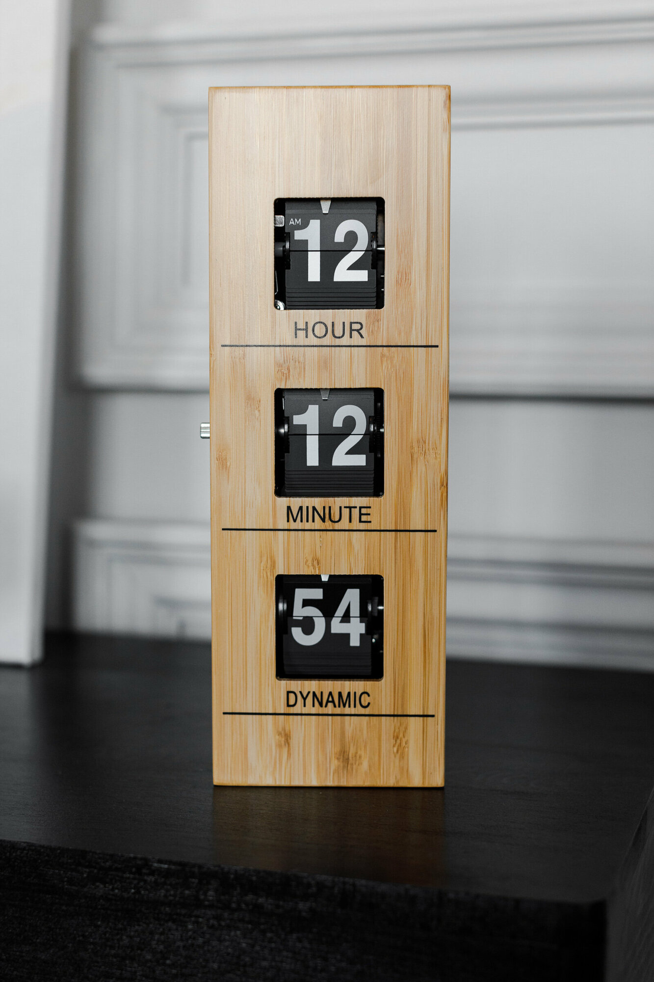 фото Вертикальные интерьерные часы Air-flip Wood Line