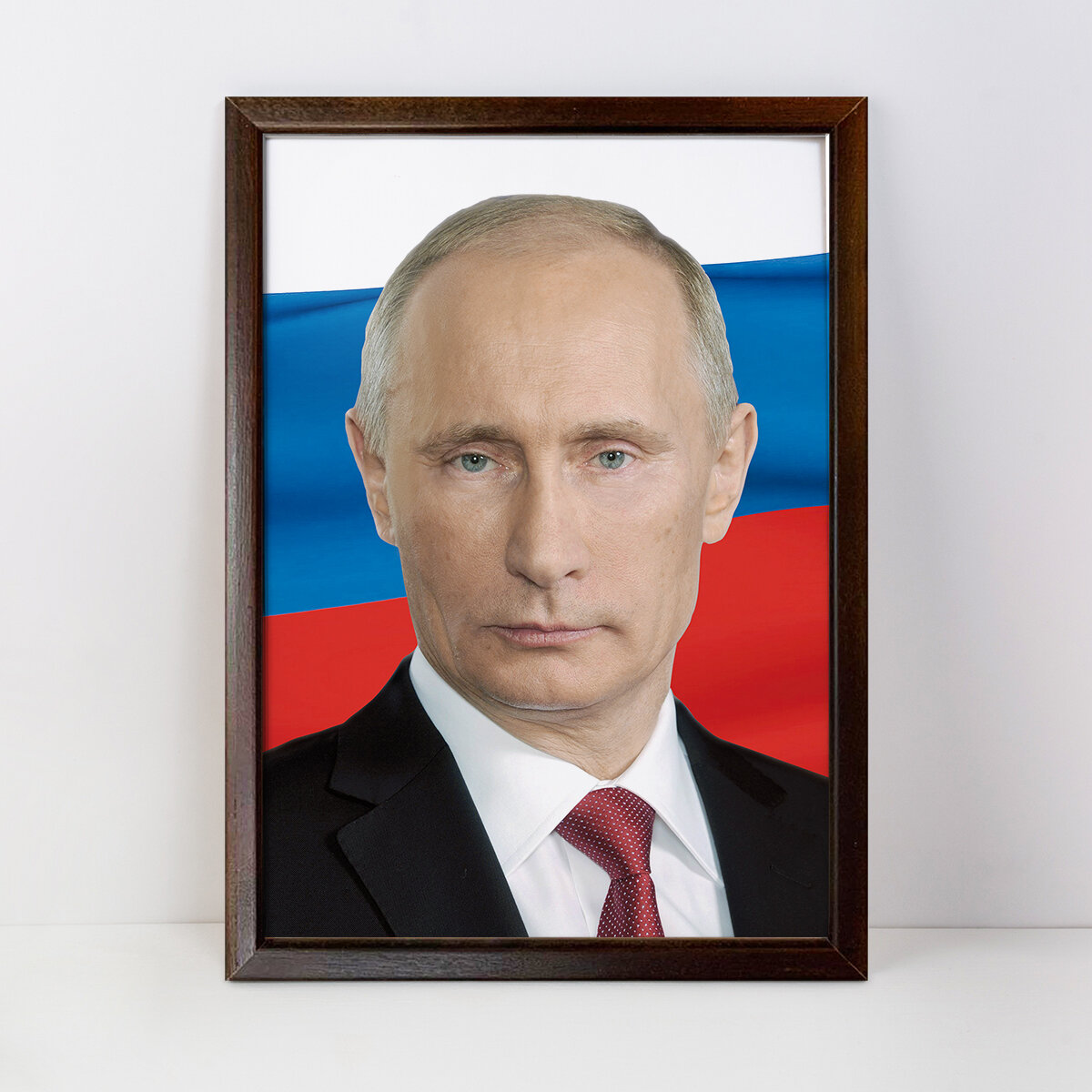 Портрет Путина В. В. в рамке под дерево / А-3 (30x42 см.)